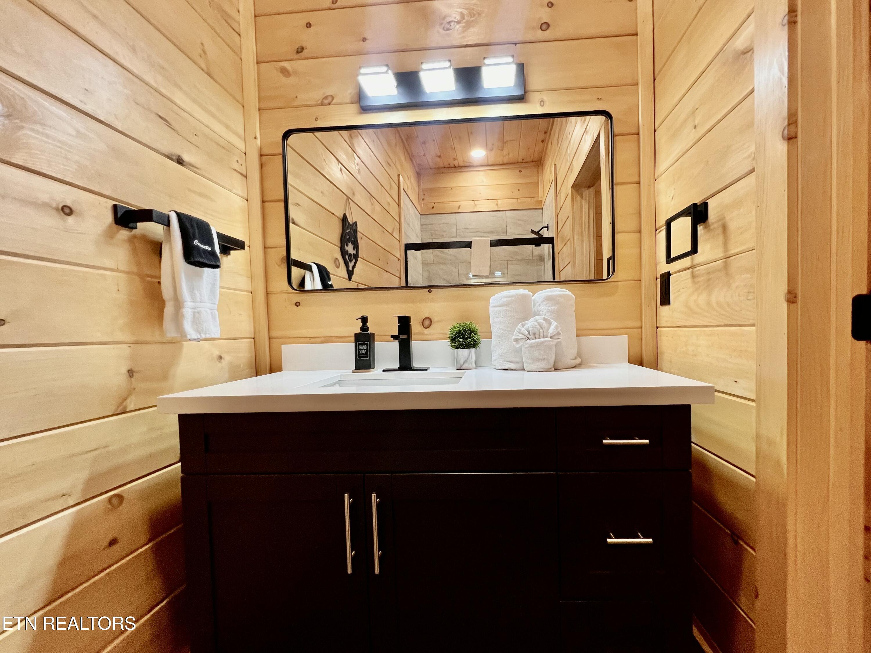 765 Chickasaw Gap Way Pigeon Forge TN 37863
