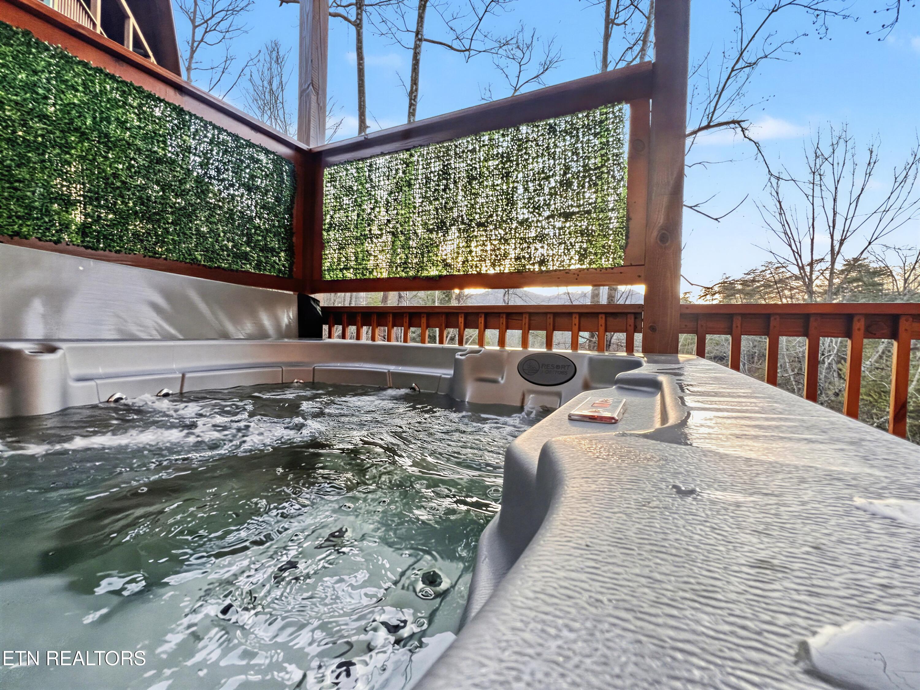 765 Chickasaw Gap Way Pigeon Forge TN 37863