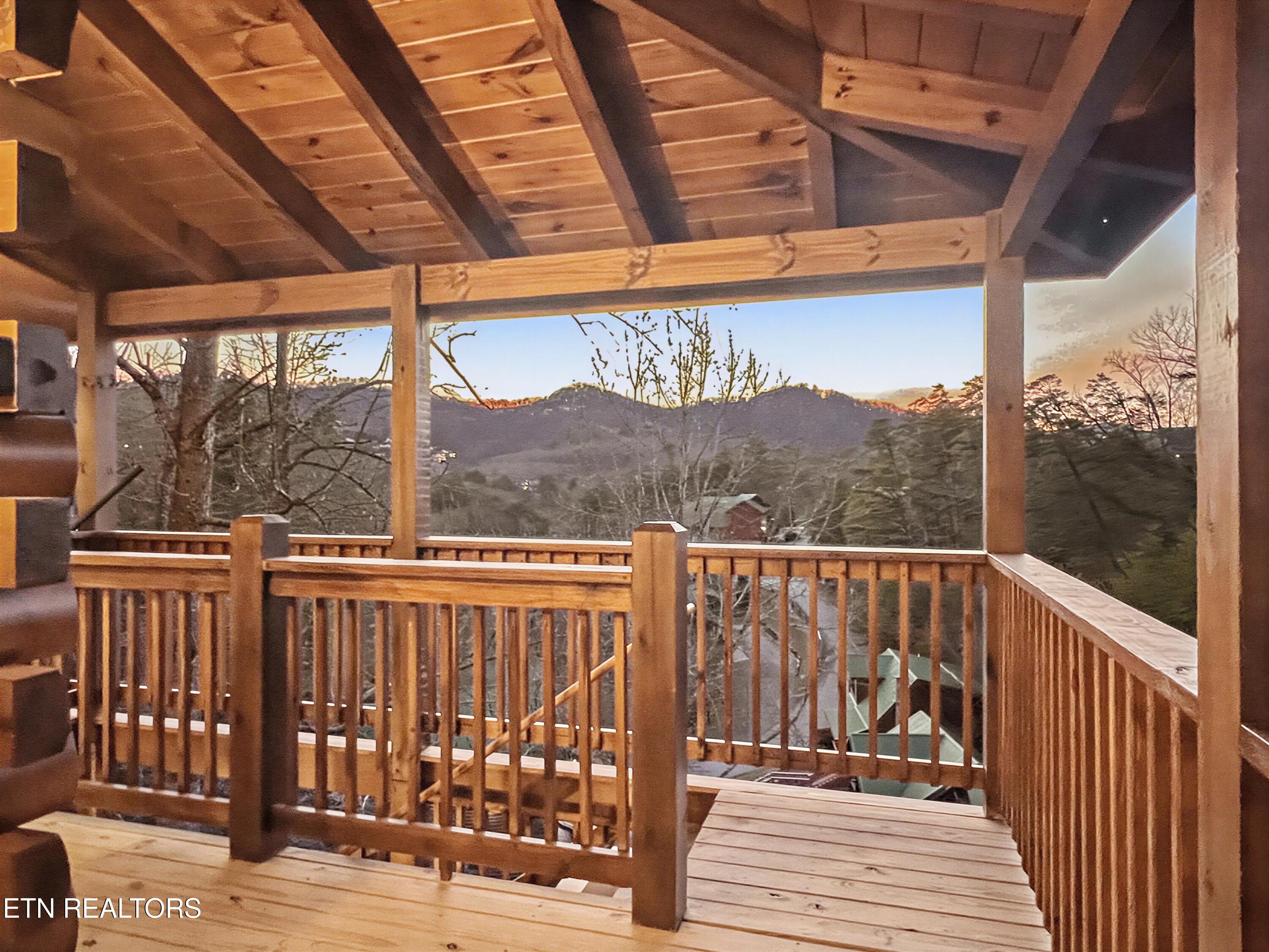 765 Chickasaw Gap Way Pigeon Forge TN 37863