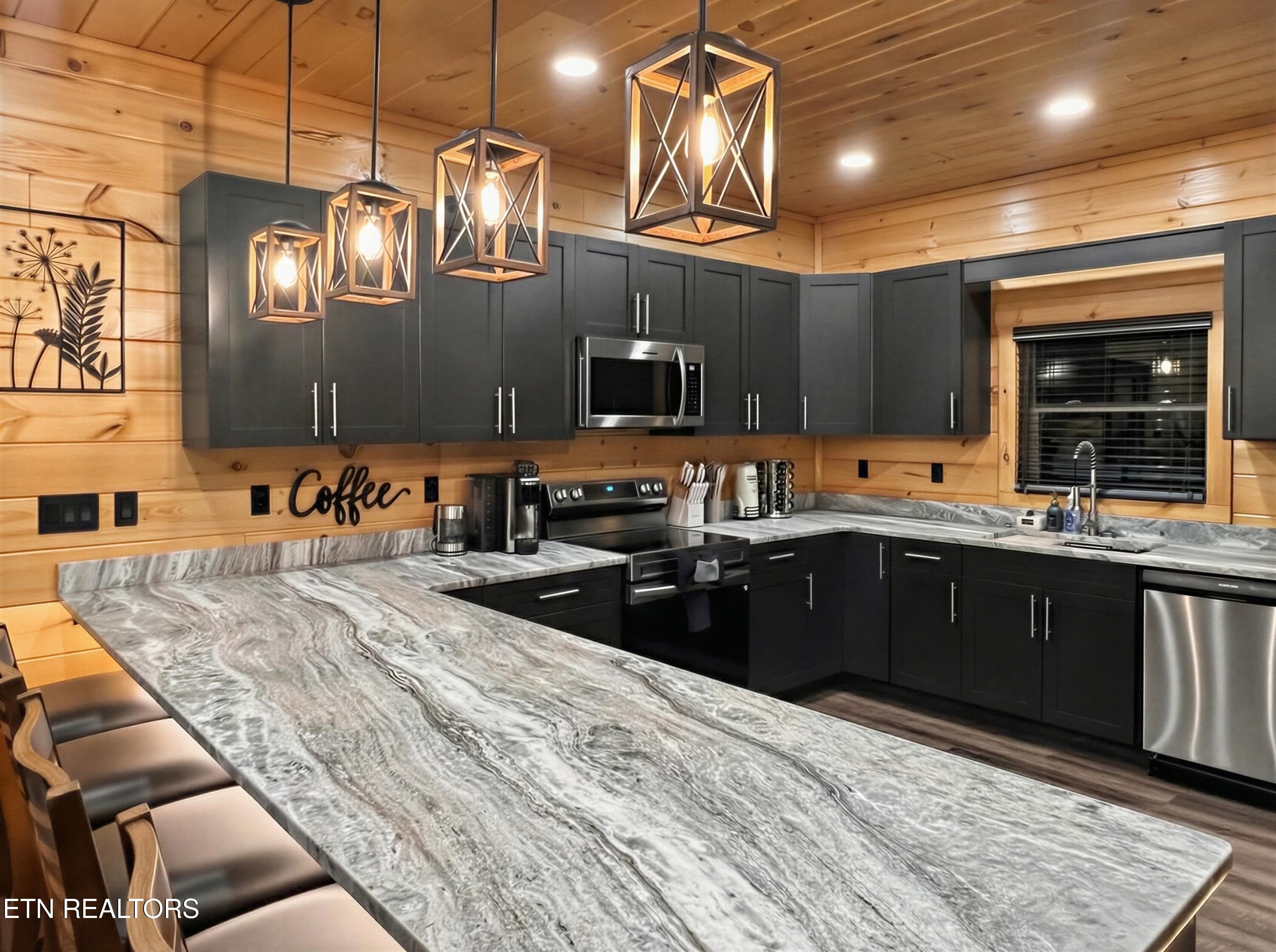 765 Chickasaw Gap Way Pigeon Forge TN 37863