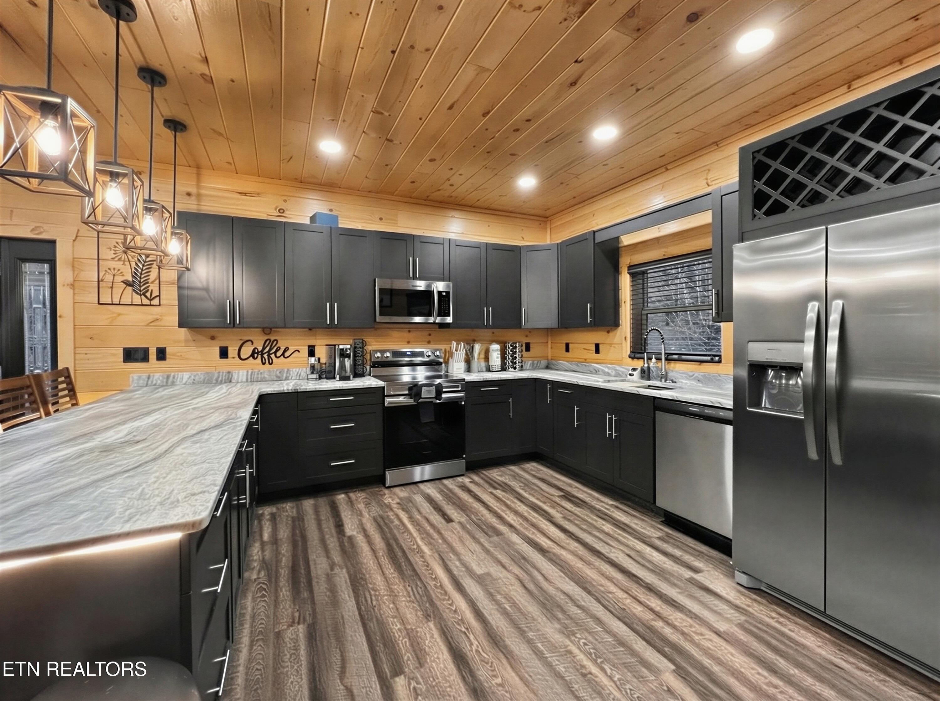 765 Chickasaw Gap Way Pigeon Forge TN 37863