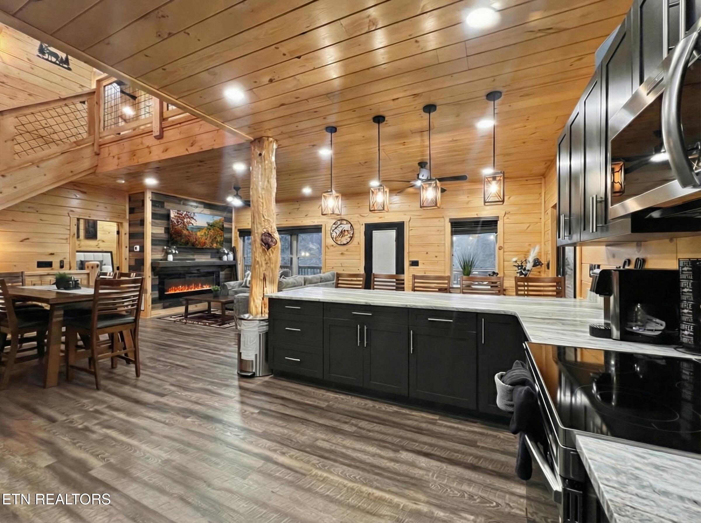 765 Chickasaw Gap Way Pigeon Forge TN 37863