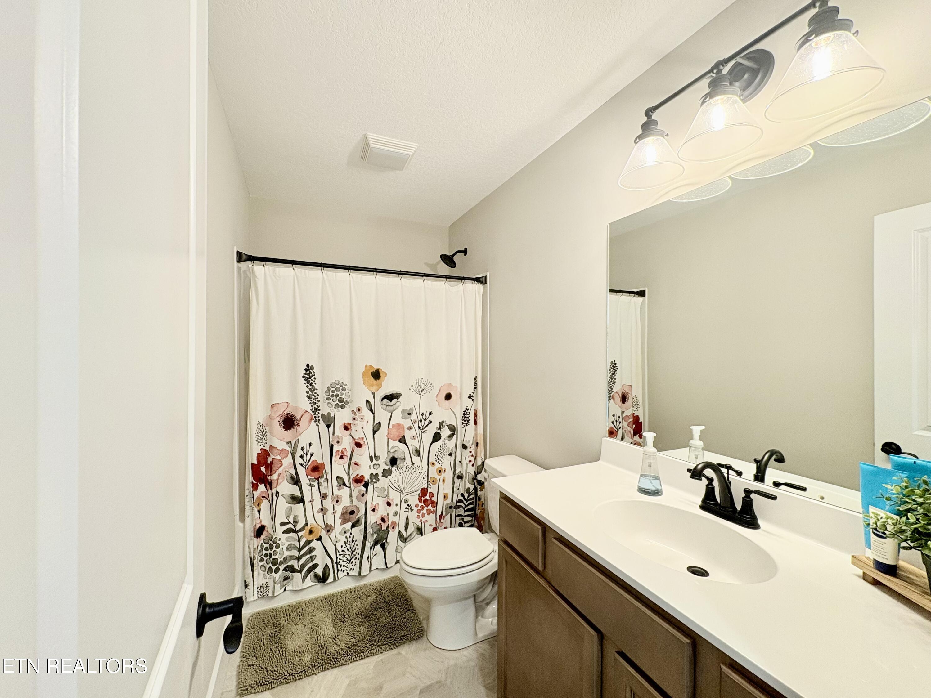 7328 Freedom Bell Avenue Powell TN 37849
