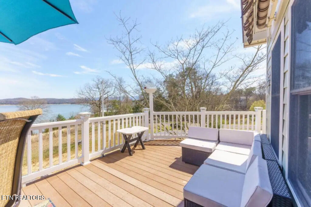 2140 White Oak Trail Dandridge TN 37725
