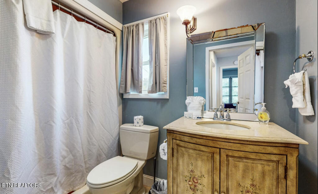 2140 White Oak Trail Dandridge TN 37725