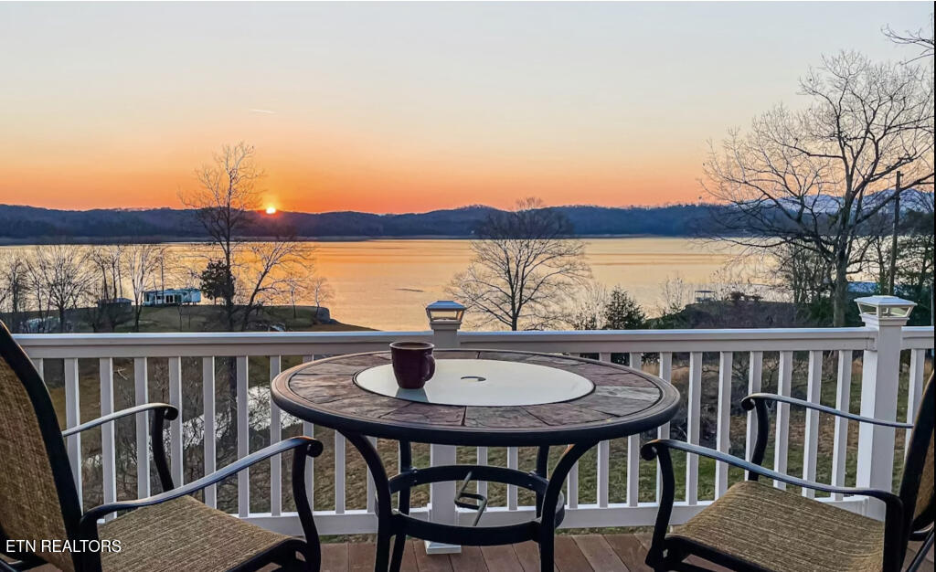2140 White Oak Trail Dandridge TN 37725