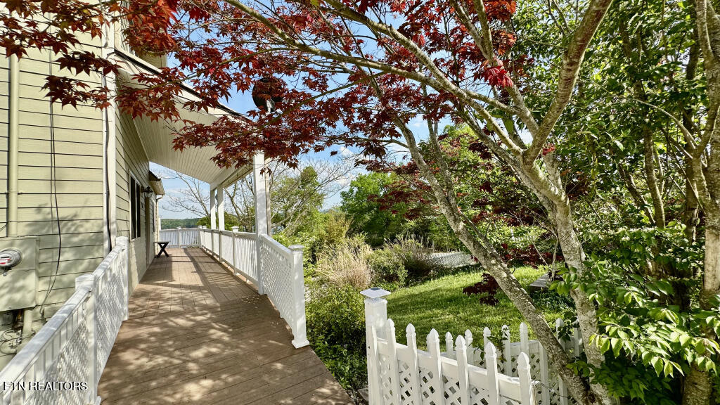 2140 White Oak Trail Dandridge TN 37725