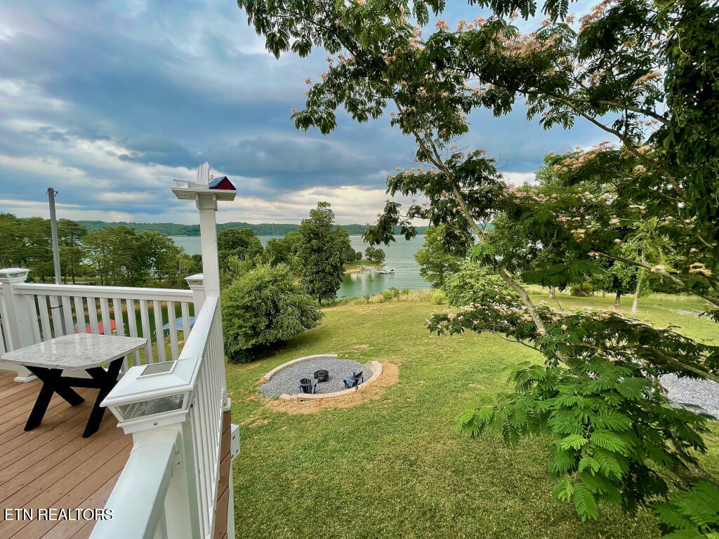 2140 White Oak Trail Dandridge TN 37725