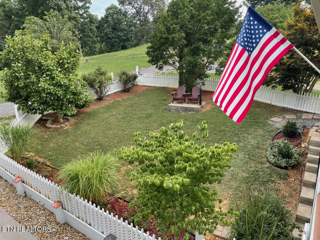 2140 White Oak Trail Dandridge TN 37725