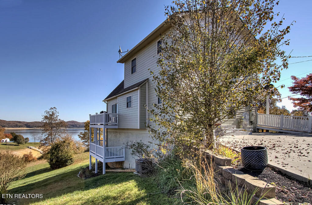 2140 White Oak Trail Dandridge TN 37725
