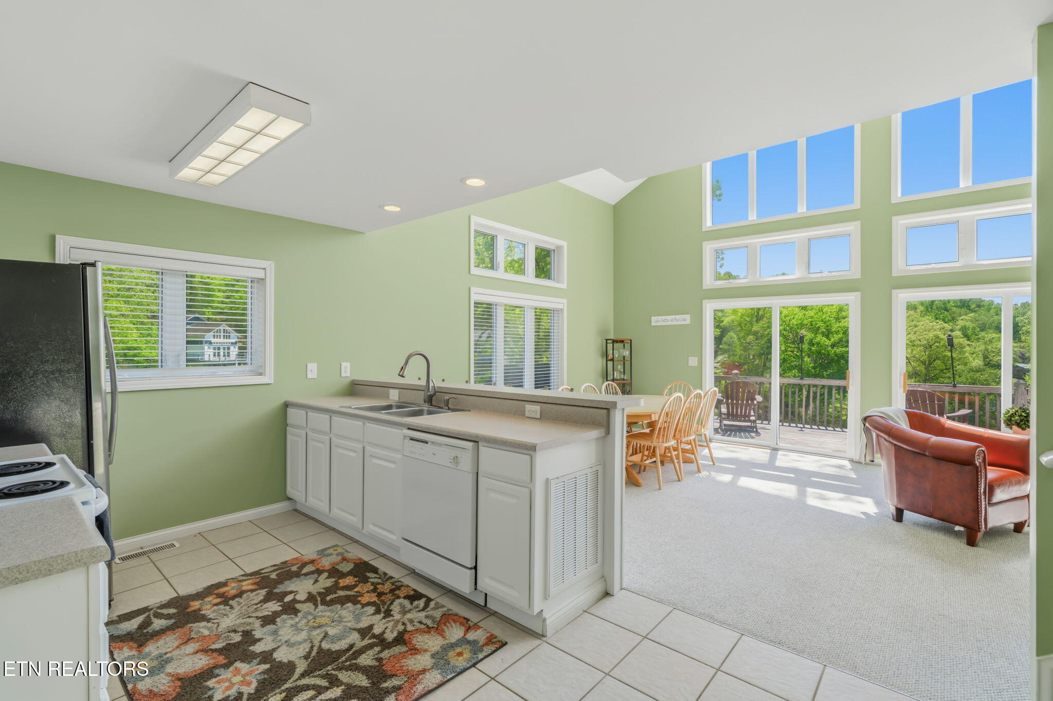 551 Deerwood Lane Lafollette TN 37766