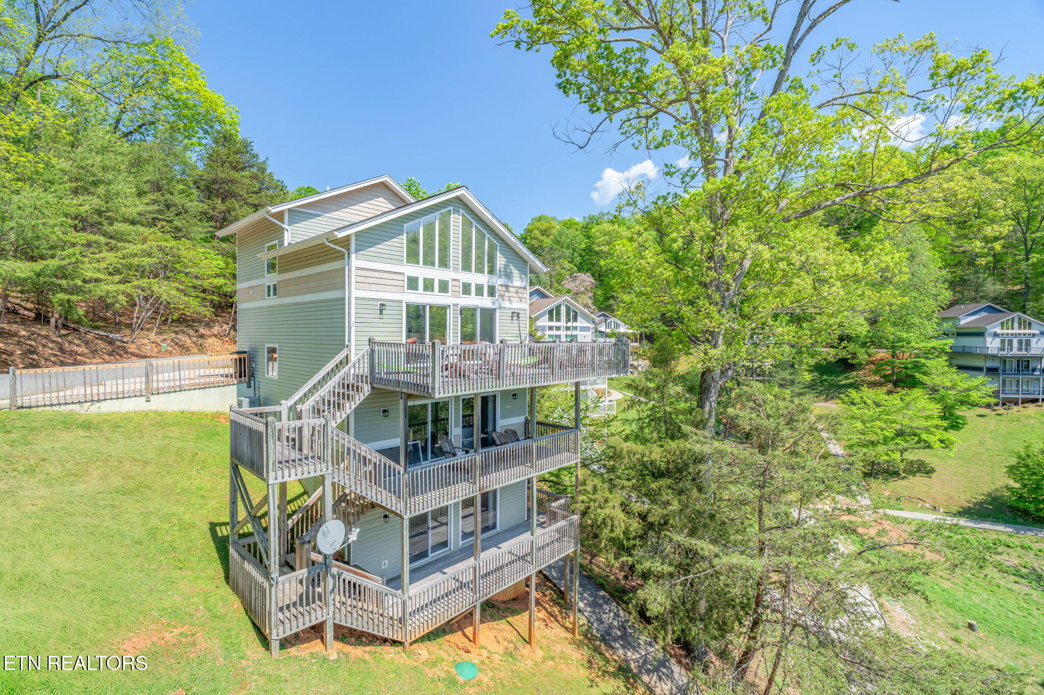 551 Deerwood Lane Lafollette TN 37766