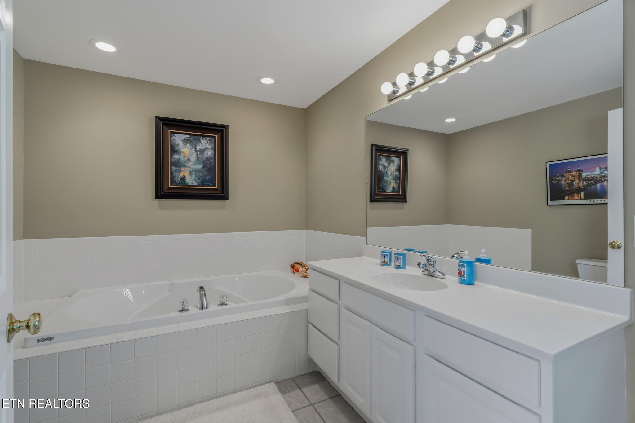 551 Deerwood Lane Lafollette TN 37766