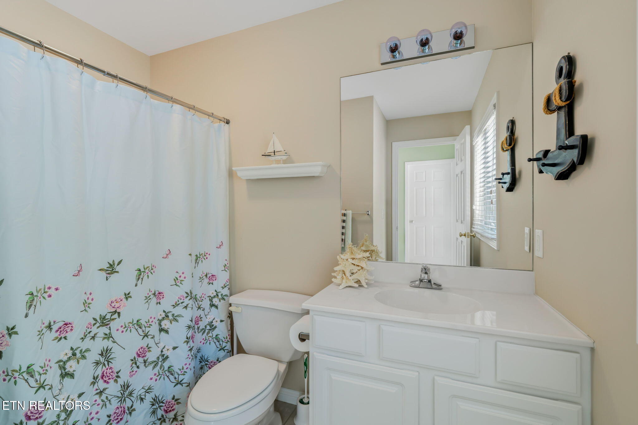 551 Deerwood Lane Lafollette TN 37766