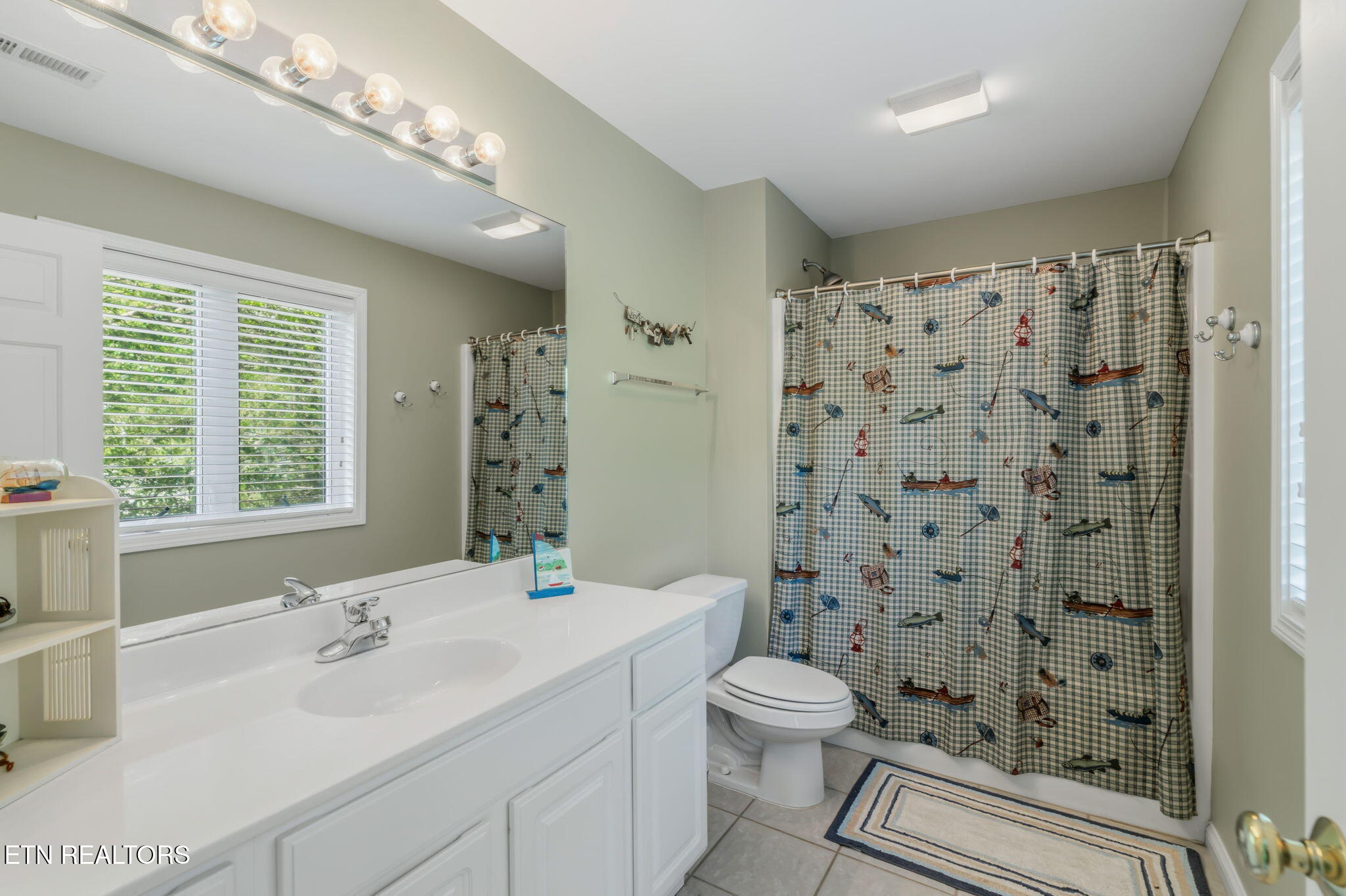 551 Deerwood Lane Lafollette TN 37766