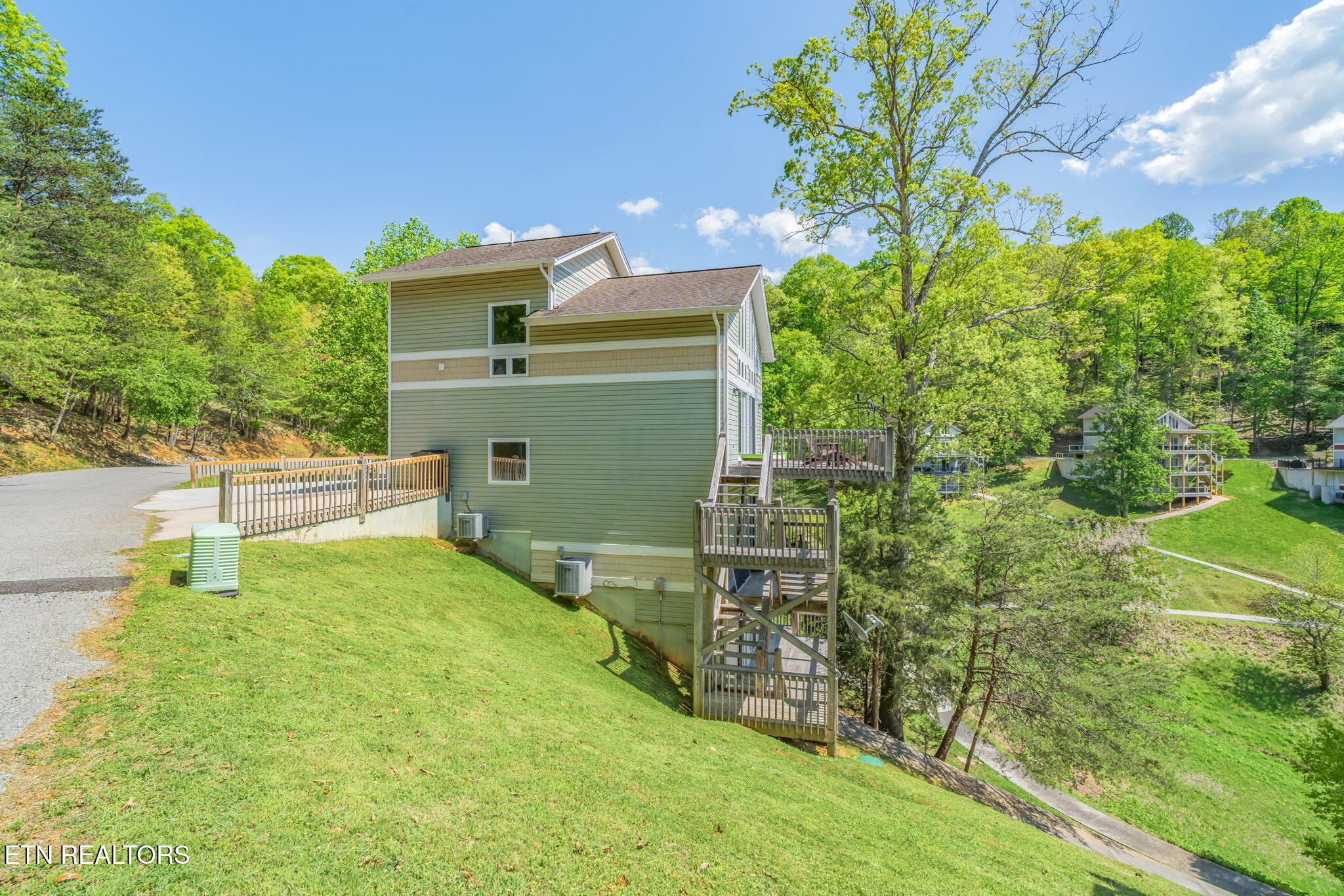 551 Deerwood Lane Lafollette TN 37766
