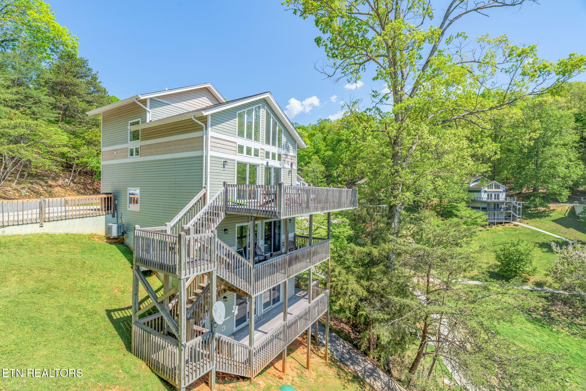 551 Deerwood Lane Lafollette TN 37766
