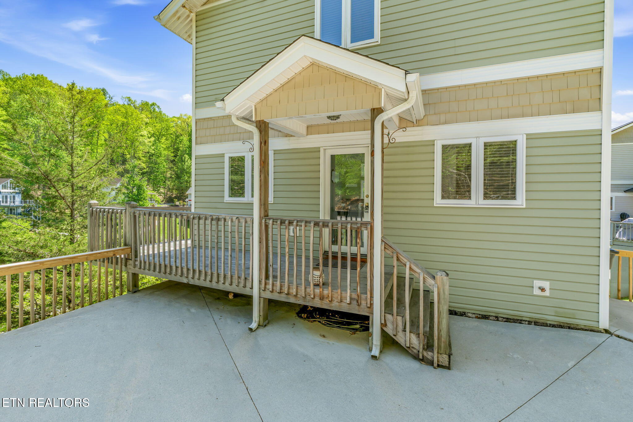 551 Deerwood Lane Lafollette TN 37766