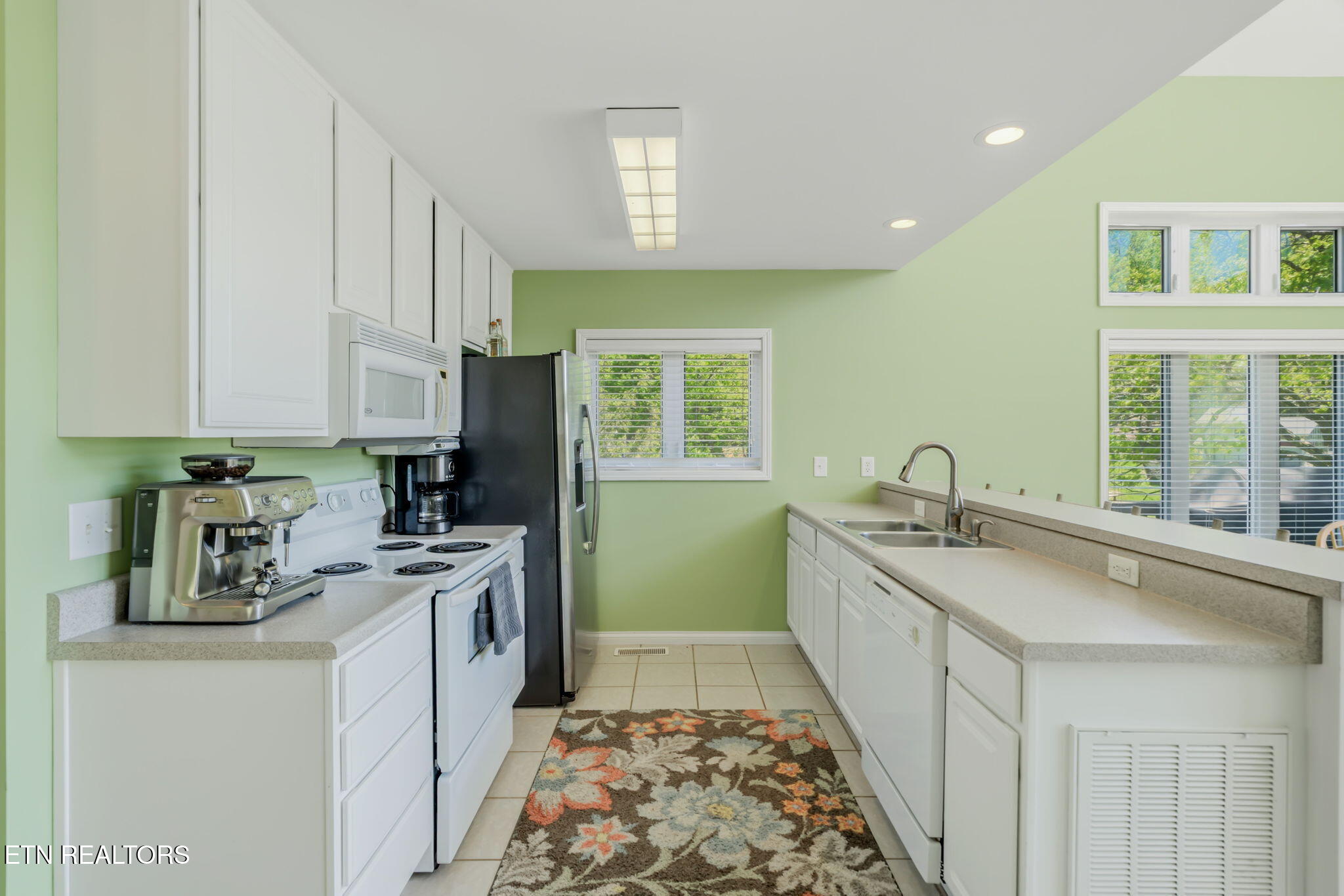 551 Deerwood Lane Lafollette TN 37766