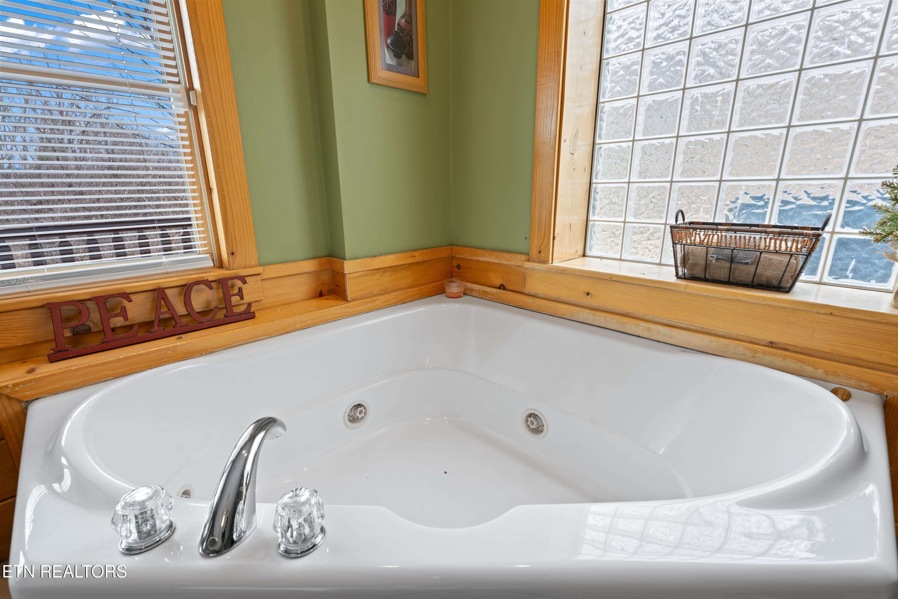 403 Happy Hollow Lane Sevierville TN 37876
