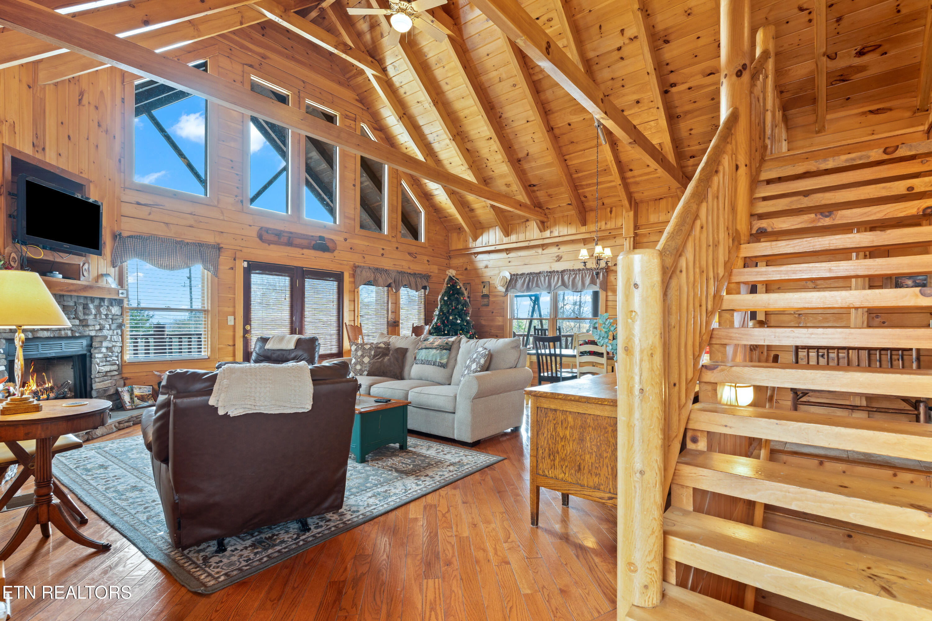 403 Happy Hollow Lane Sevierville TN 37876