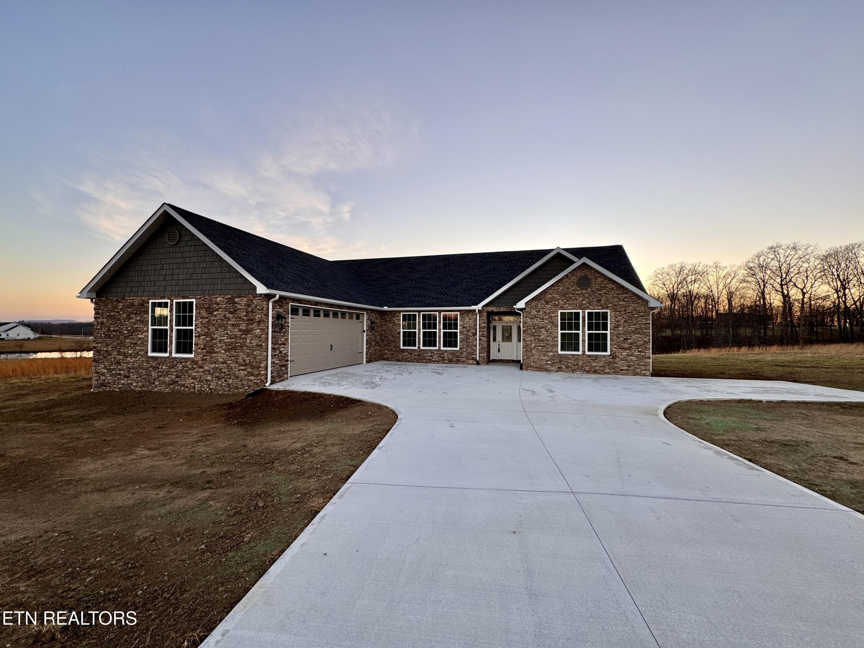 62 Whitson Lane Crossville TN 38572