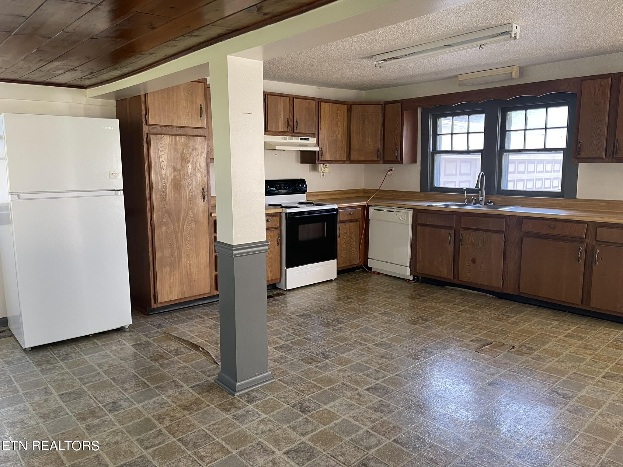 4505 Sing Lane Louisville TN 37777