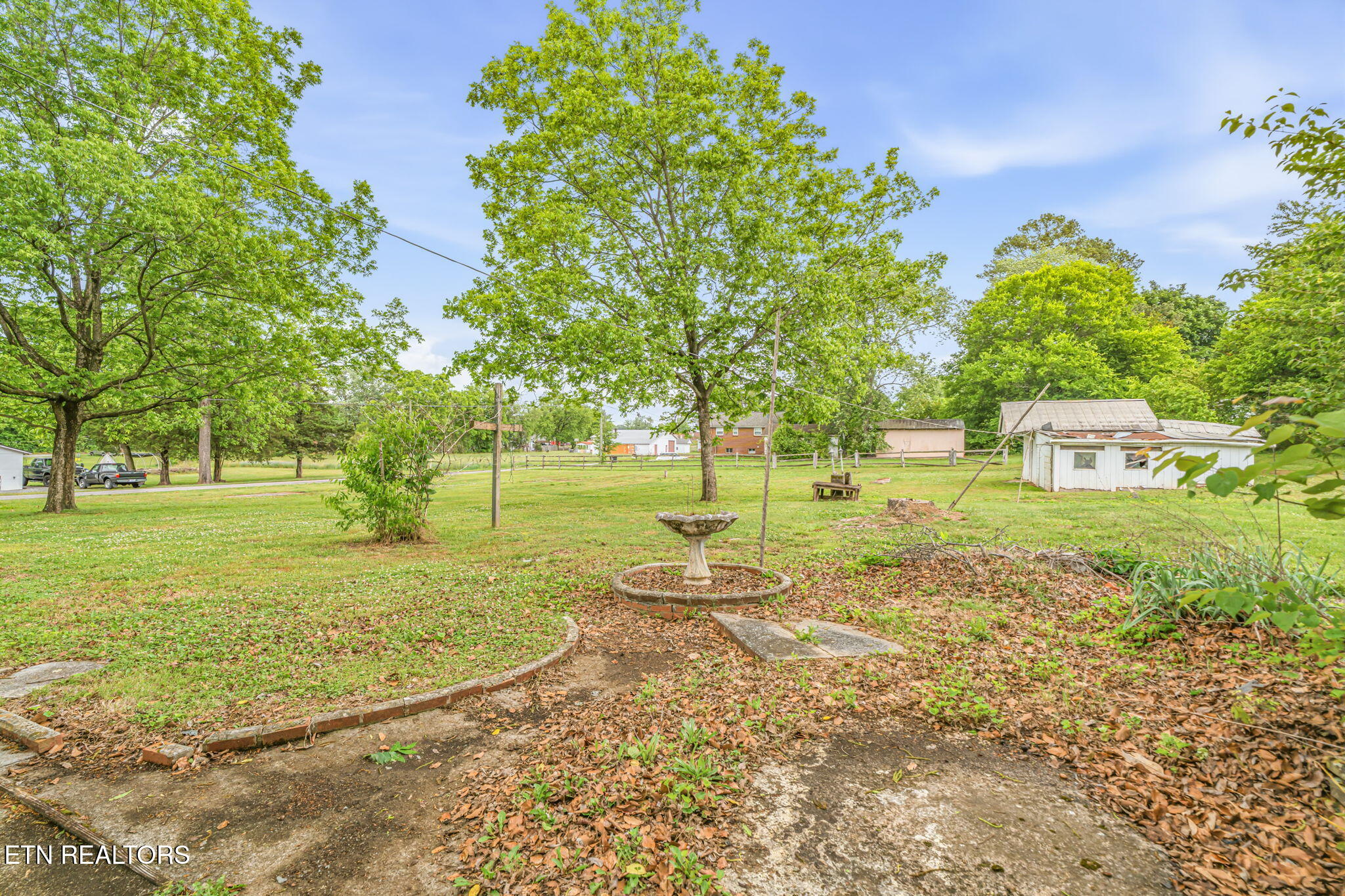 417 Tennessee Avenue Greenback TN 37742