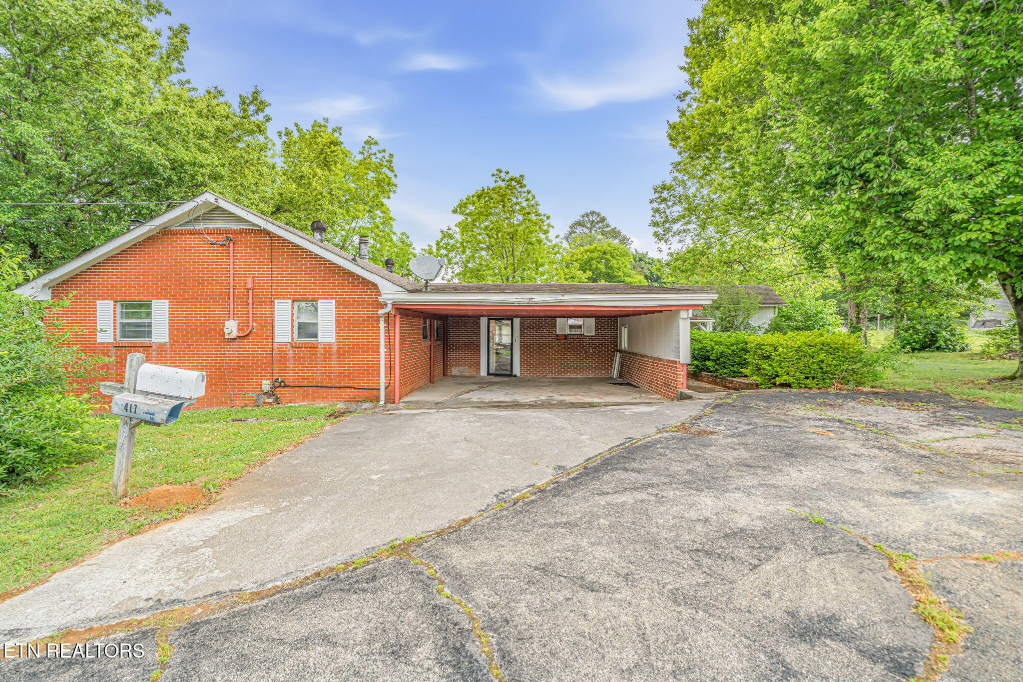 417 Tennessee Avenue Greenback TN 37742