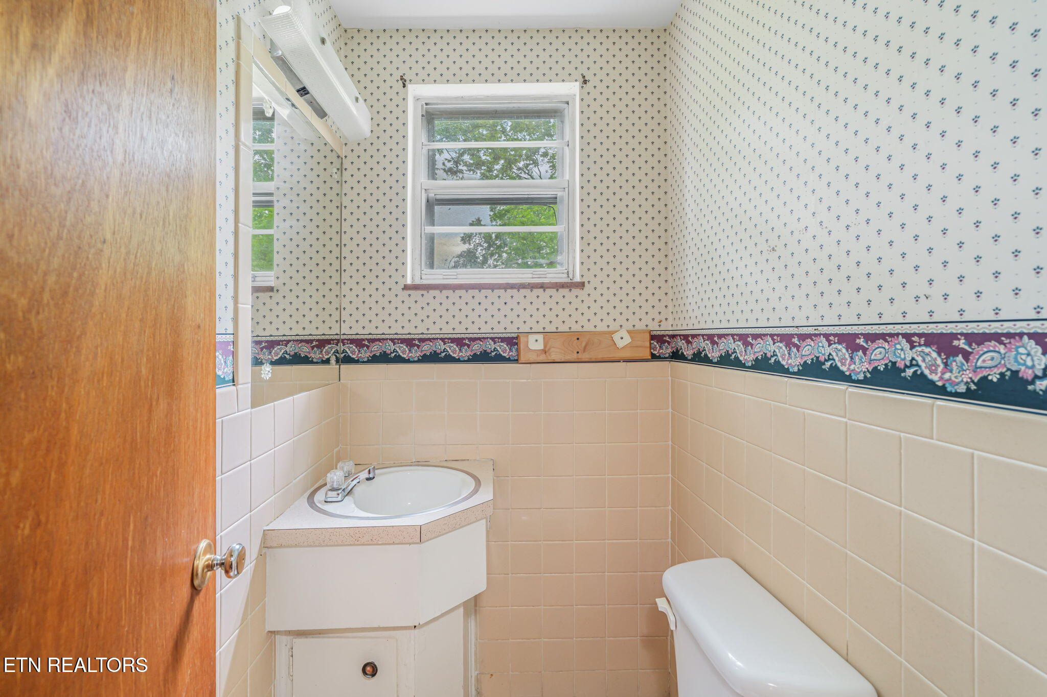 417 Tennessee Avenue Greenback TN 37742