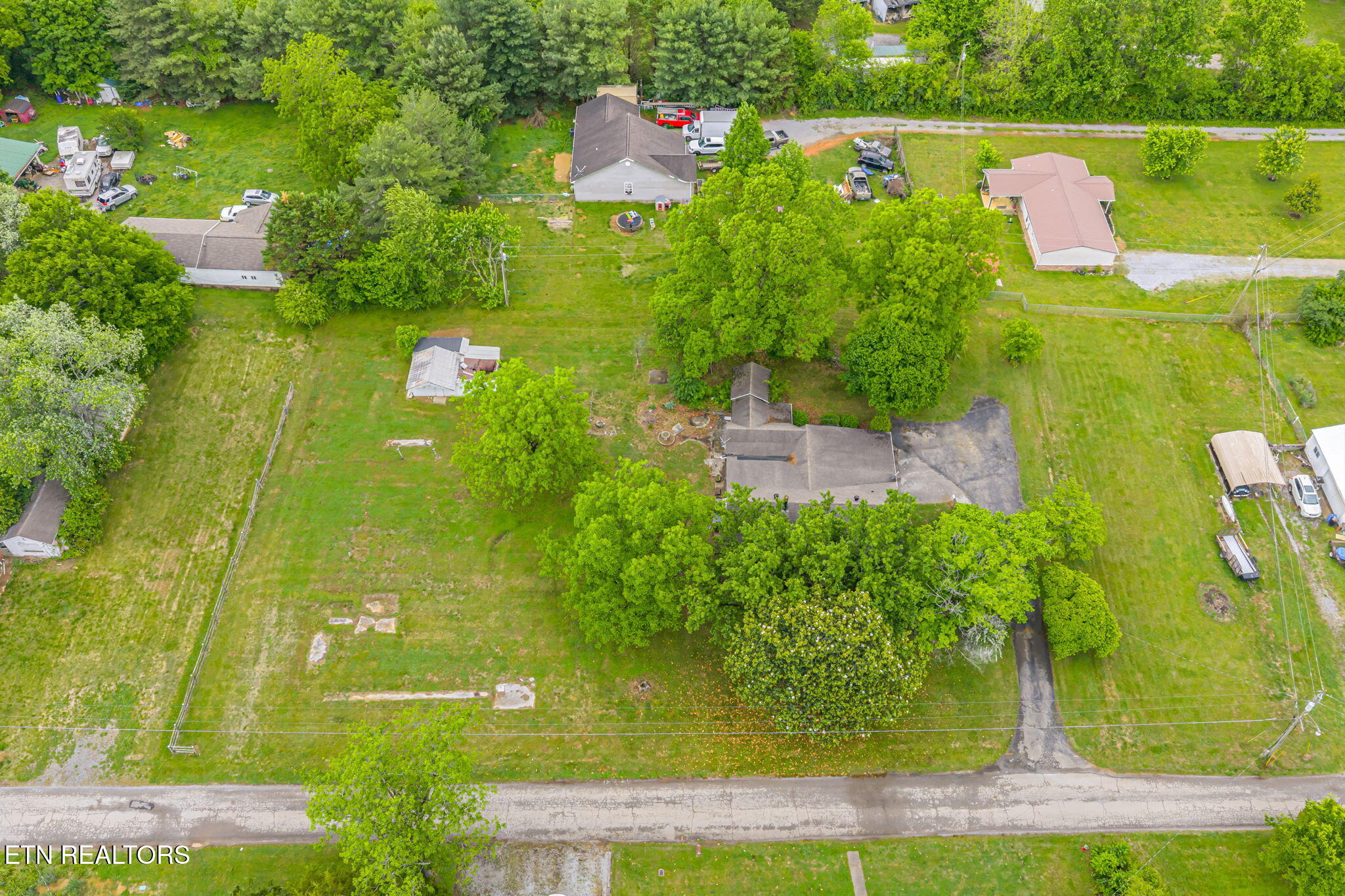 417 Tennessee Avenue Greenback TN 37742
