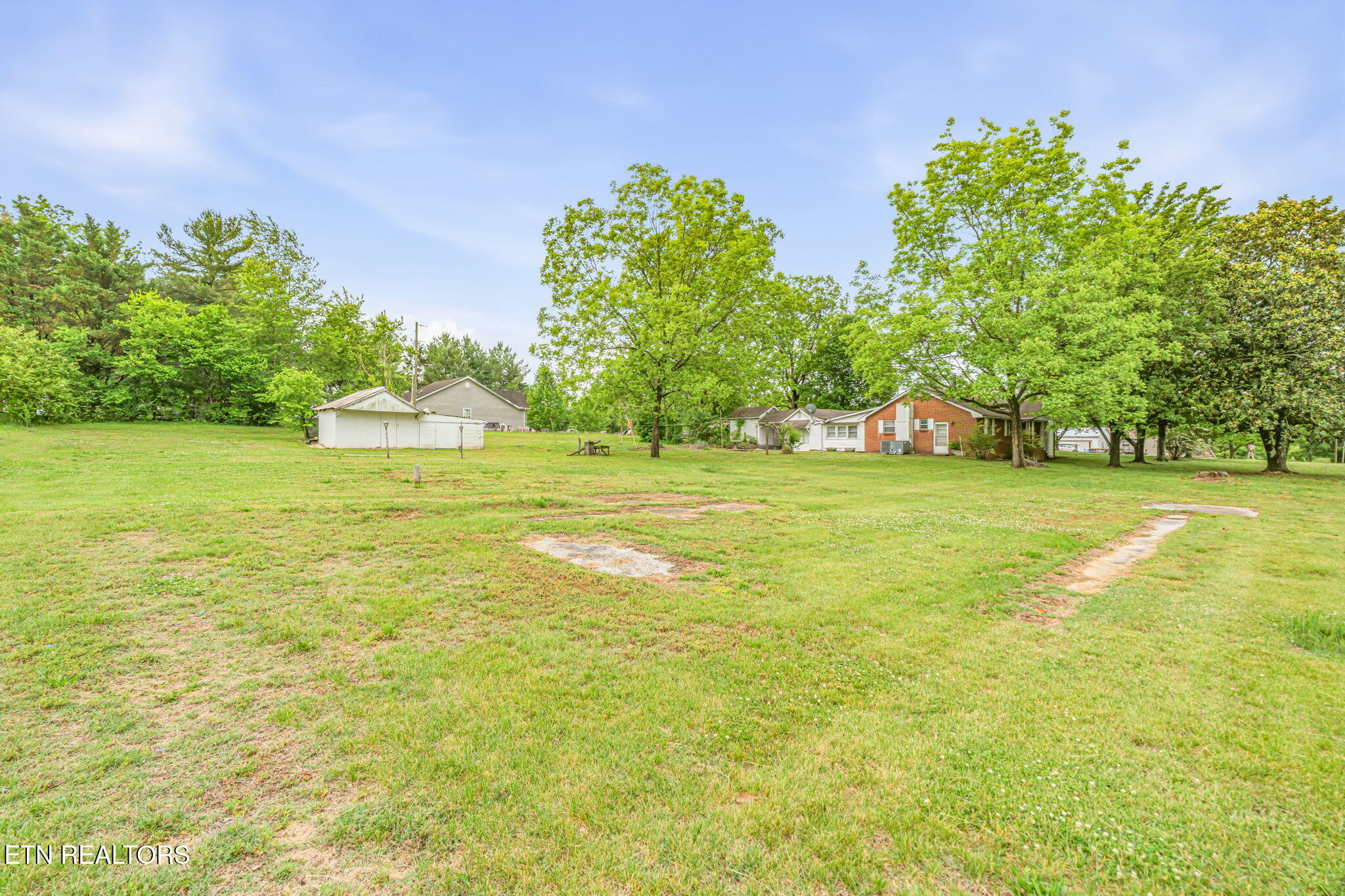 417 Tennessee Avenue Greenback TN 37742