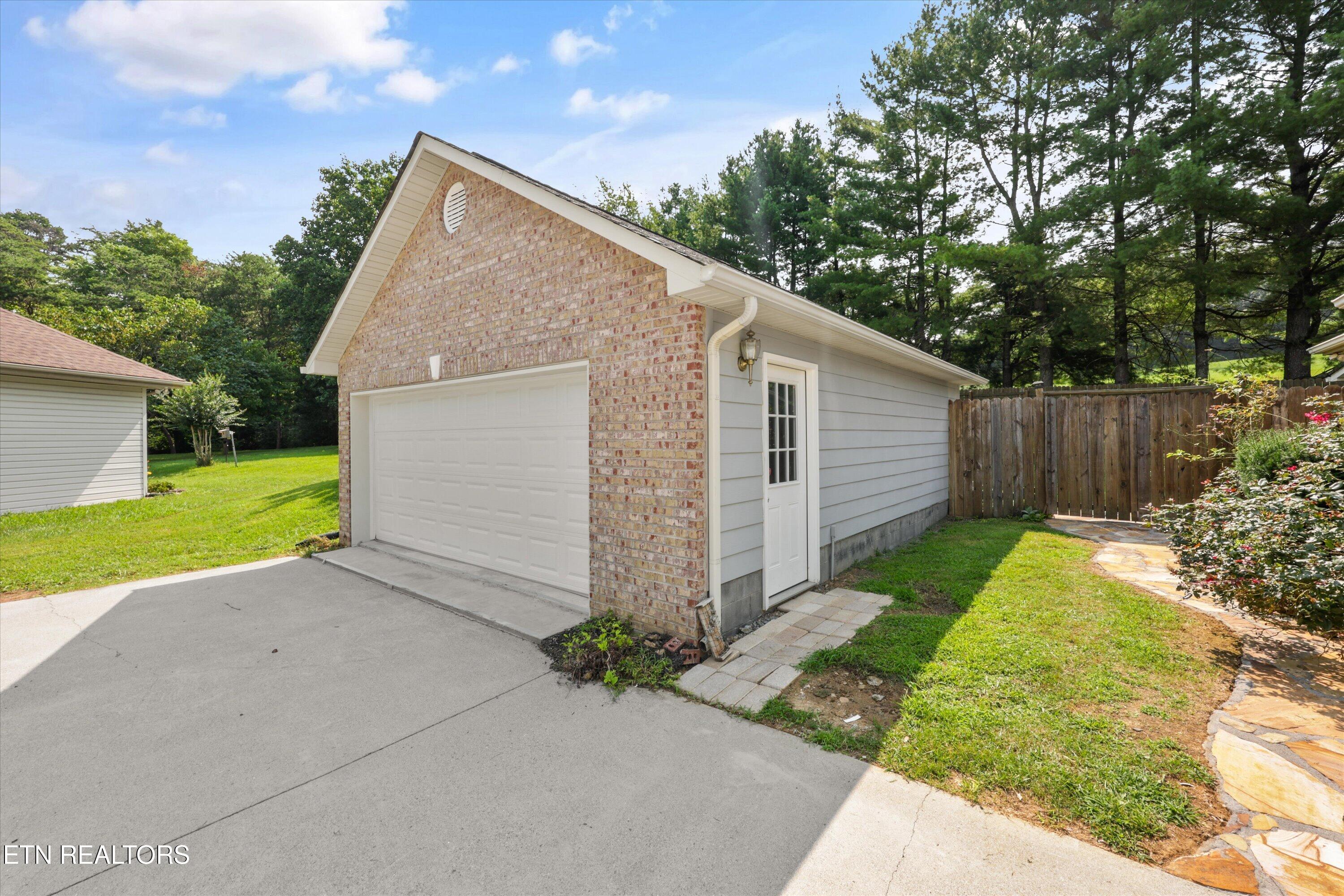 2393 Conners Creek Circle Knoxville TN 37932