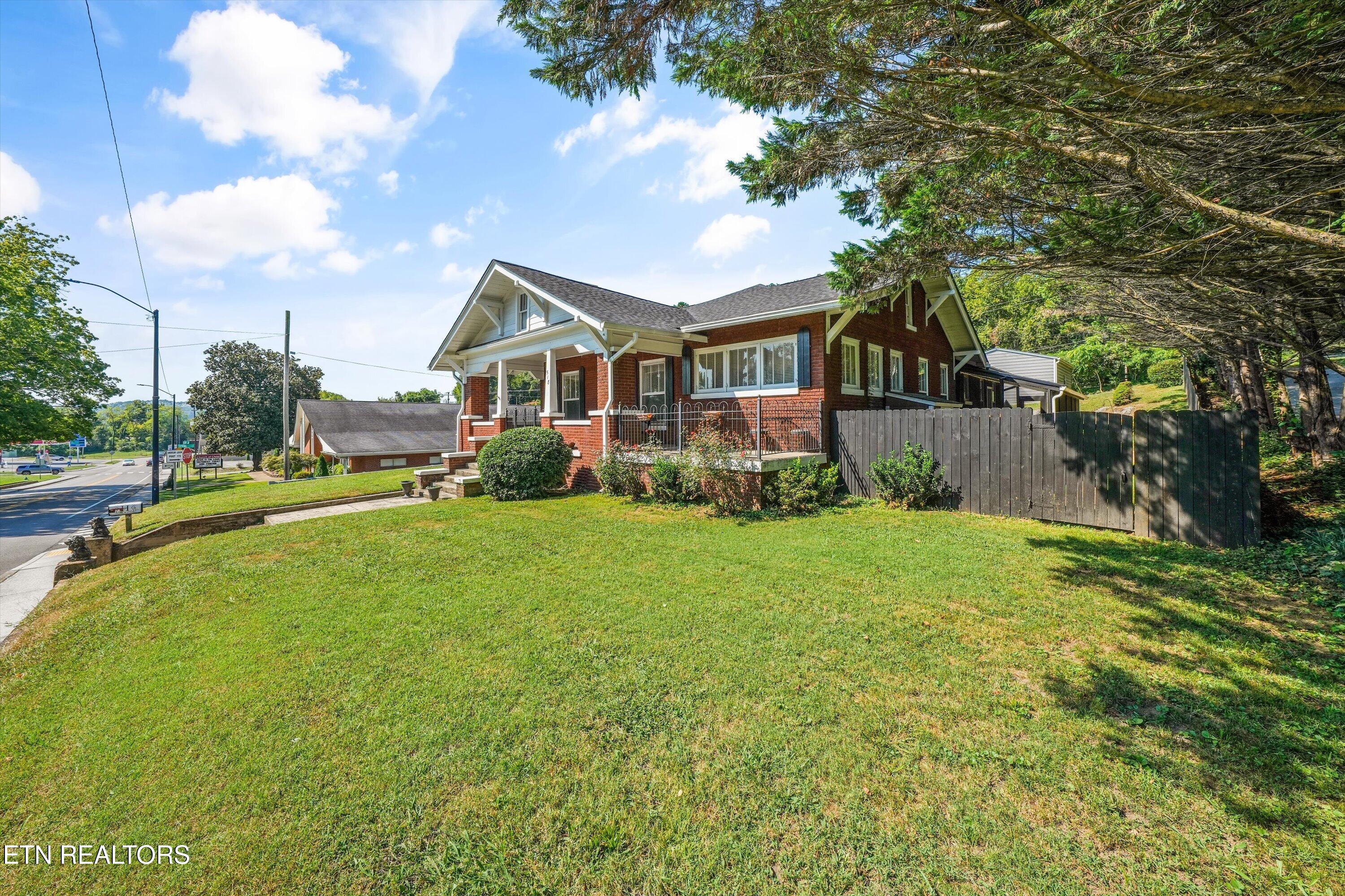 518 N Main Street Clinton TN 37716