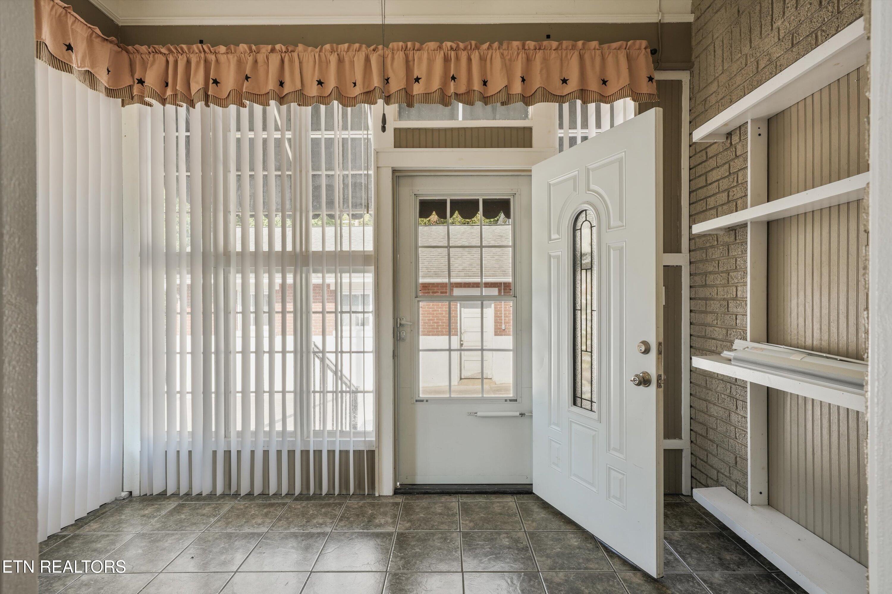 518 N Main Street Clinton TN 37716