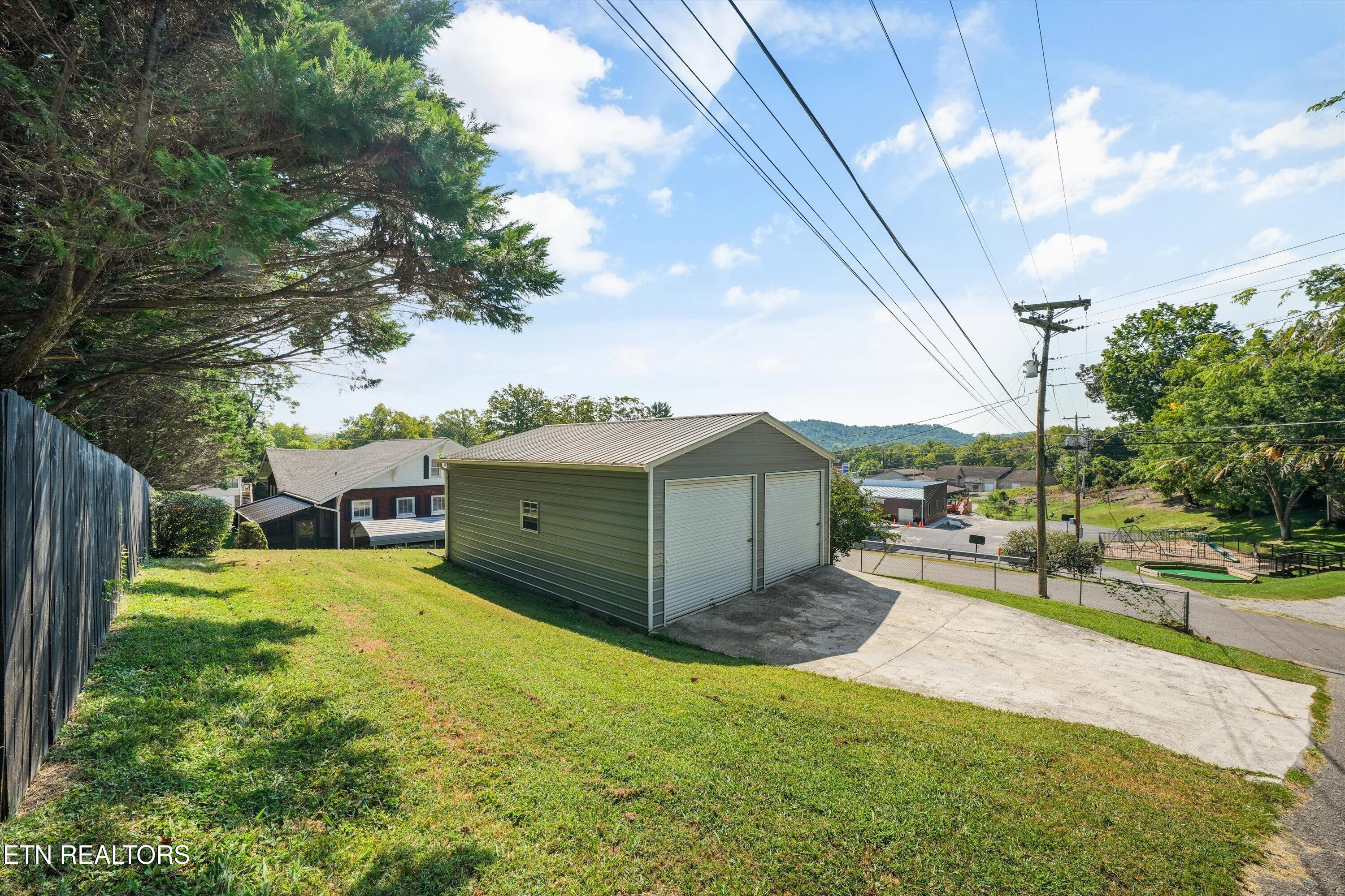 518 N Main Street Clinton TN 37716