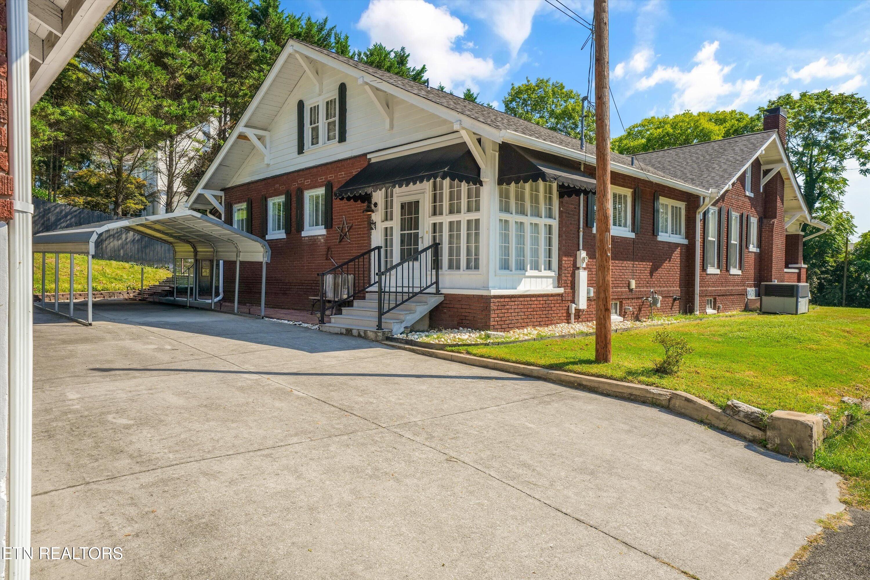518 N Main Street Clinton TN 37716