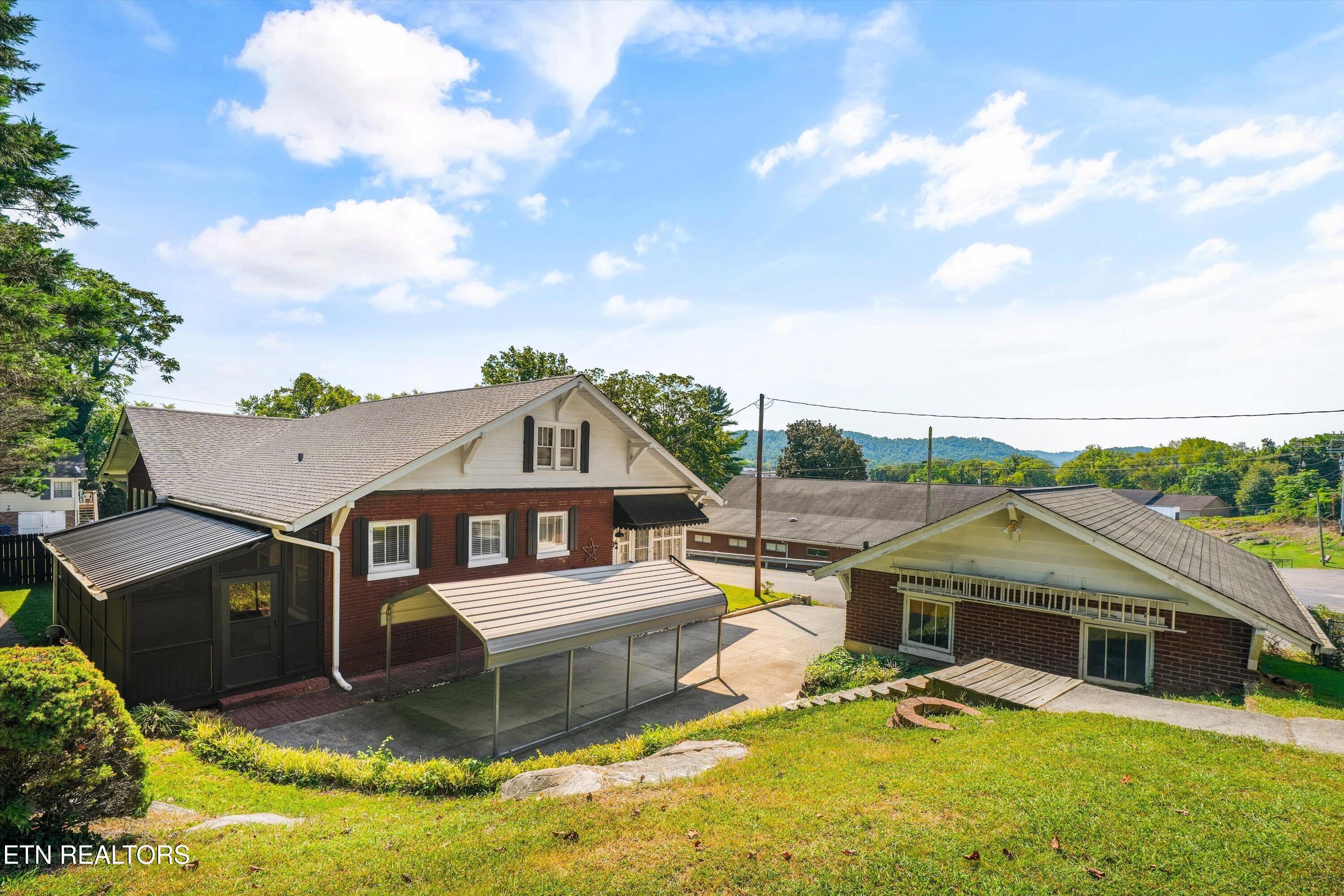 518 N Main Street Clinton TN 37716
