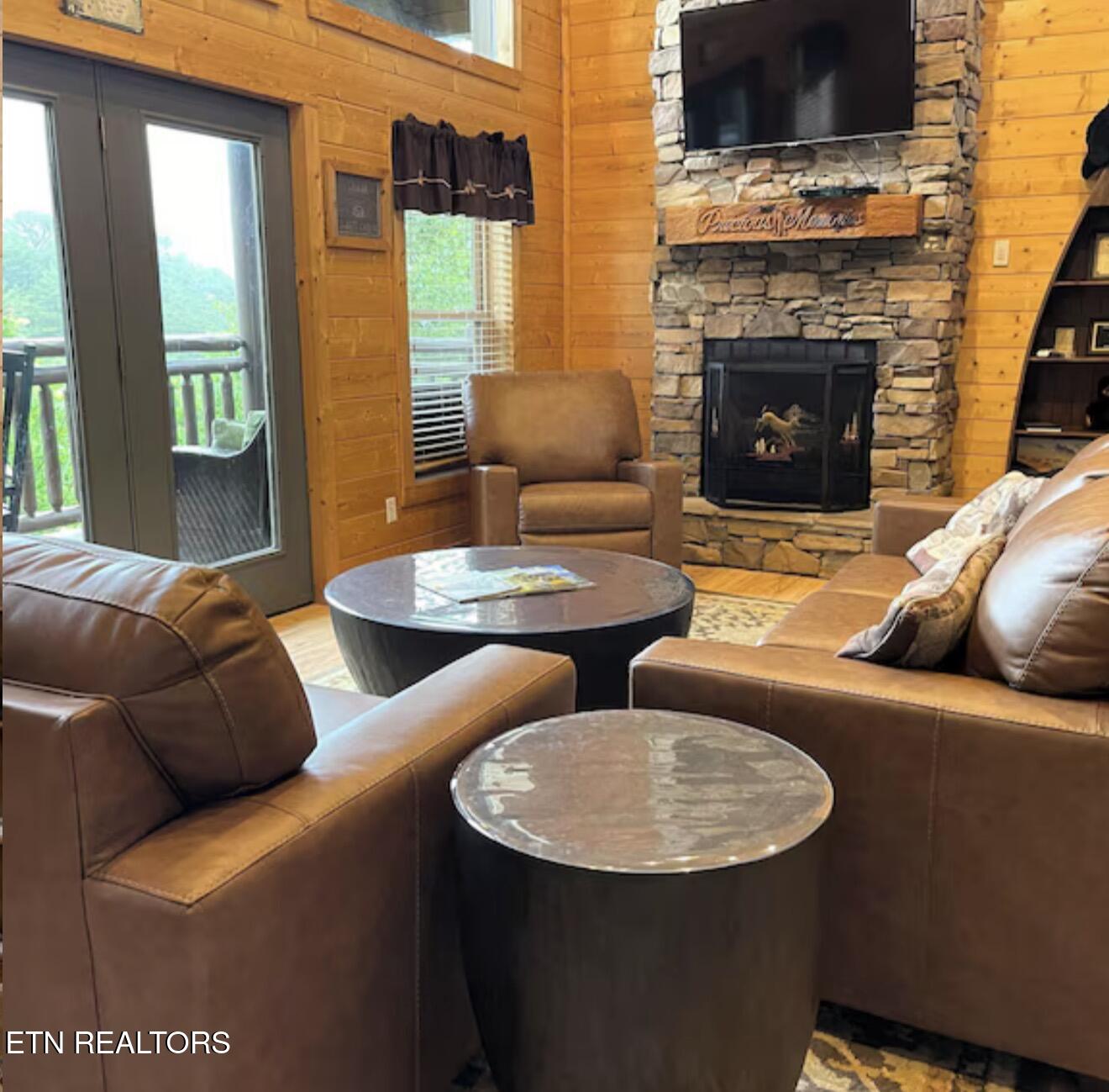 909 Fawn Hollow Trail Townsend TN 37882