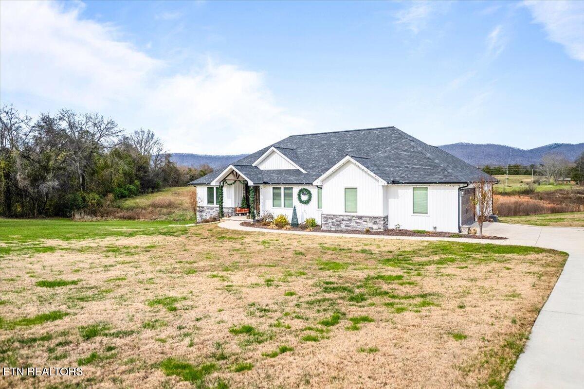 129 Austin Lane Jacksboro TN 37757