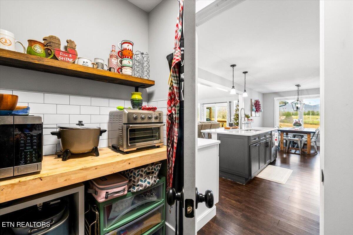 129 Austin Lane Jacksboro TN 37757