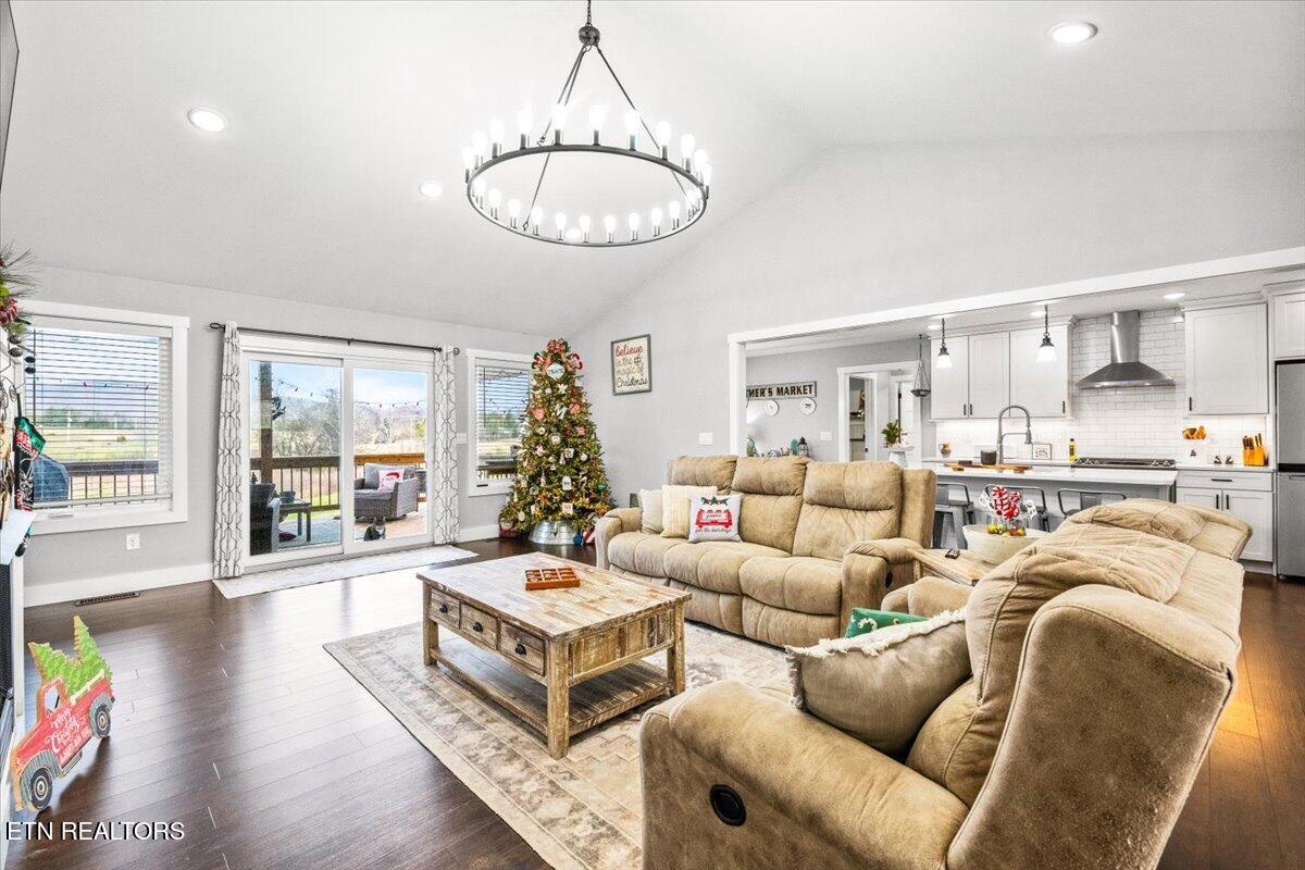 129 Austin Lane Jacksboro TN 37757