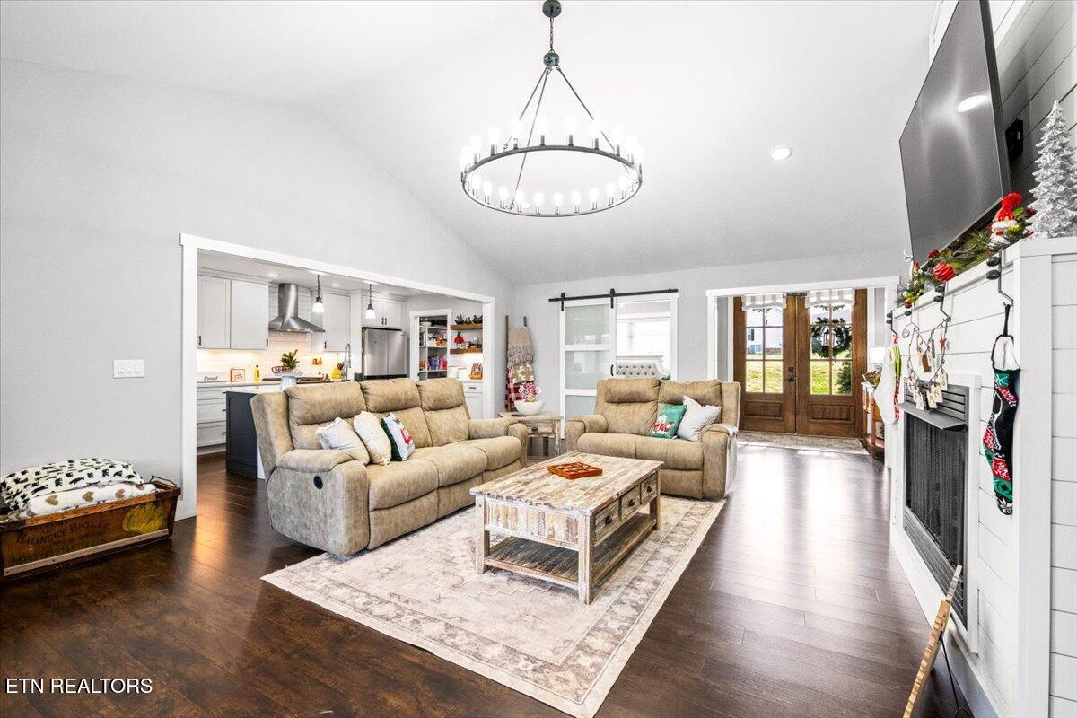 129 Austin Lane Jacksboro TN 37757