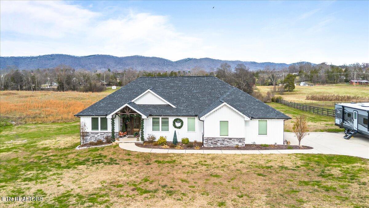 129 Austin Lane Jacksboro TN 37757