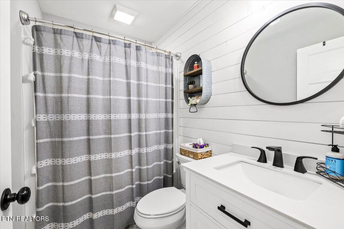 129 Austin Lane Jacksboro TN 37757