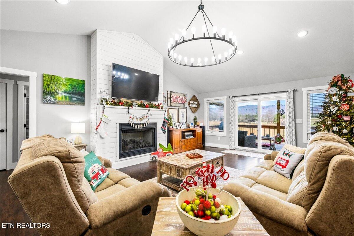 129 Austin Lane Jacksboro TN 37757