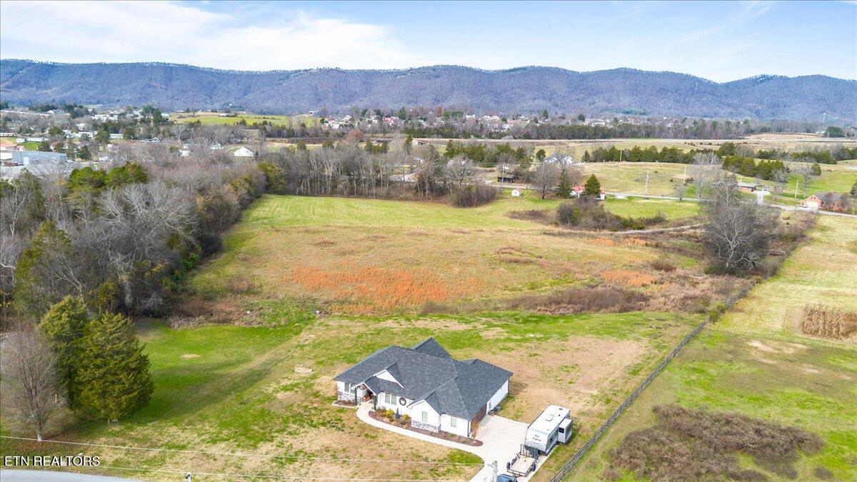 129 Austin Lane Jacksboro TN 37757