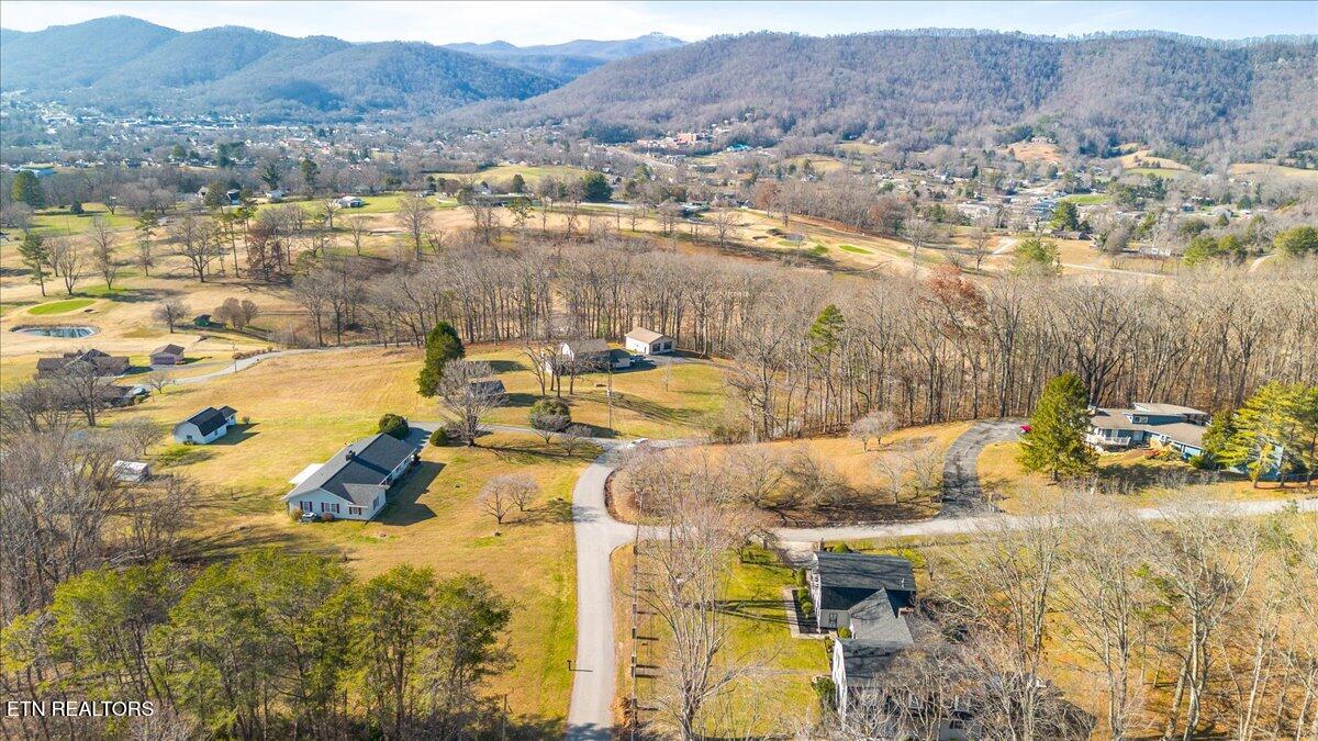 203 Golf Hill Lane Lafollette TN 37766