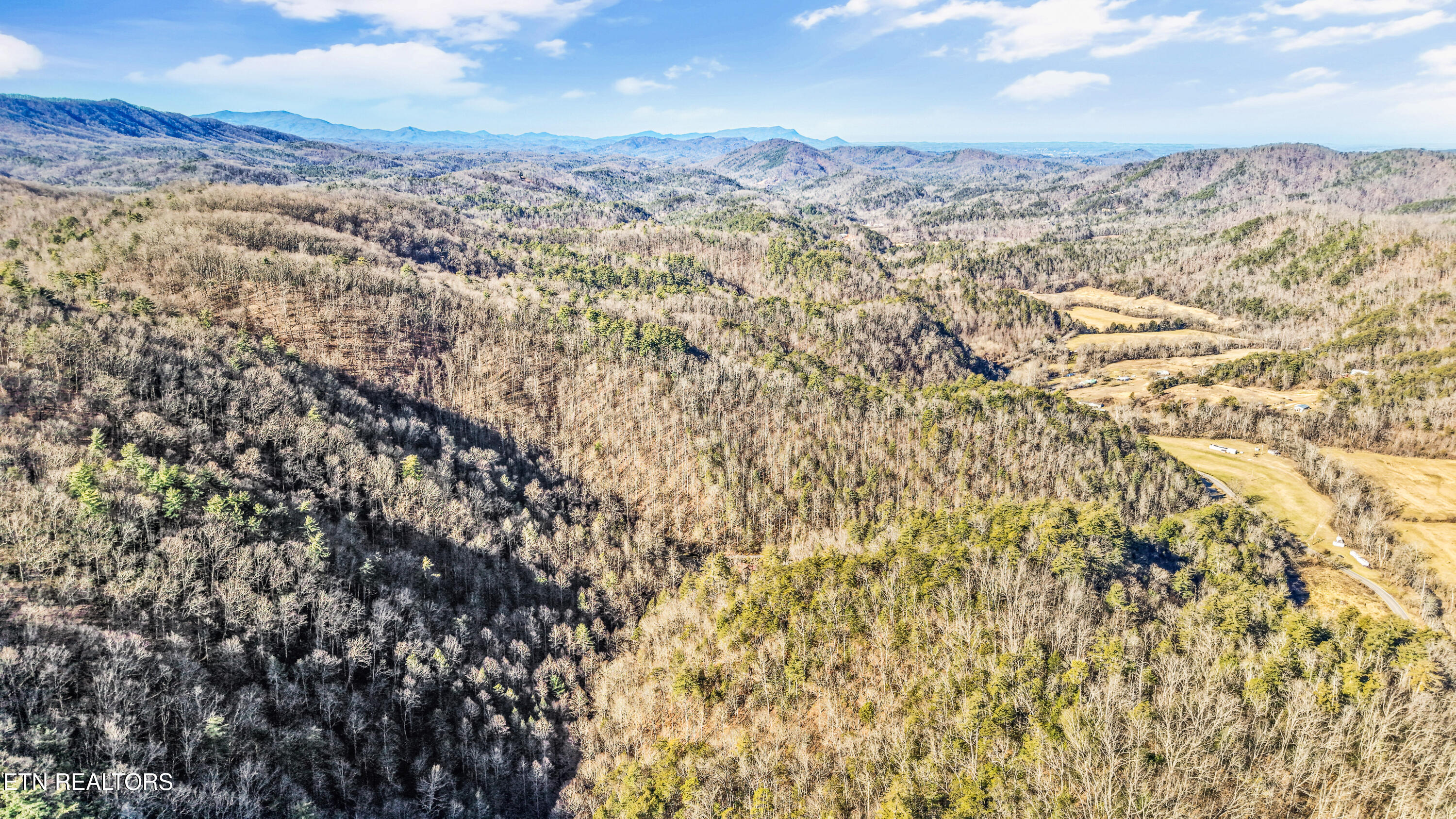 4876 Pearl Valley Road Sevierville TN 37876