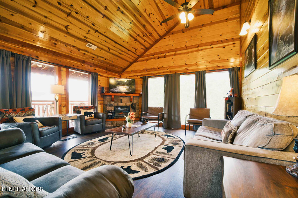 3266 Lonesome Pine Way Sevierville TN 37862
